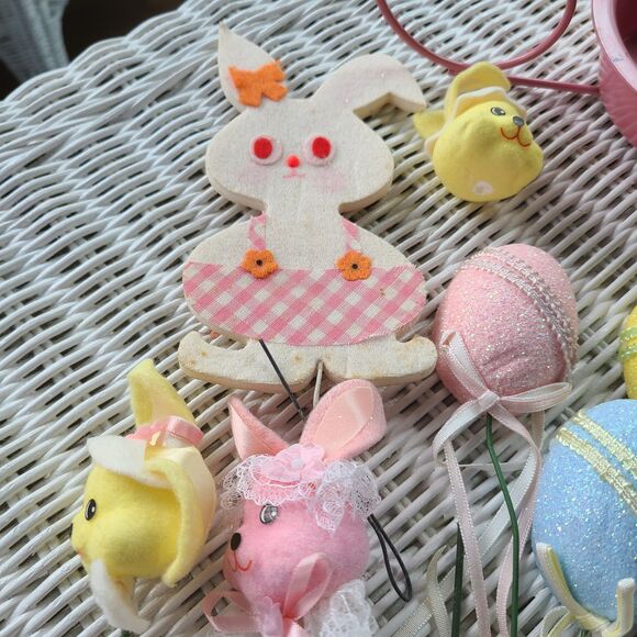 Vintage Pink Wire Easter Bunny Rabbit Tabletop Decor Vintage Easter Floral Picks - Picture 6 of 9